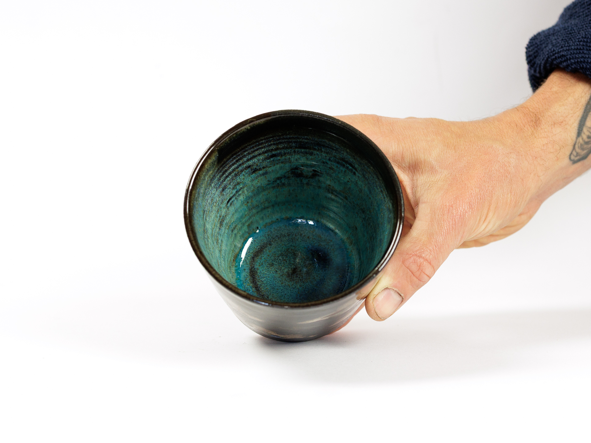 Berge-Becher mit Wolken